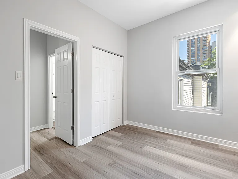 467 Slater St — Photo 52