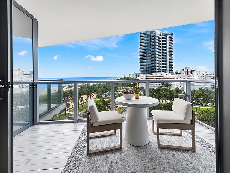 2201 Collins Ave #814 — Photo 27