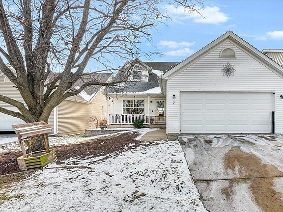 2nd image of 7 Lake Ridge Ct