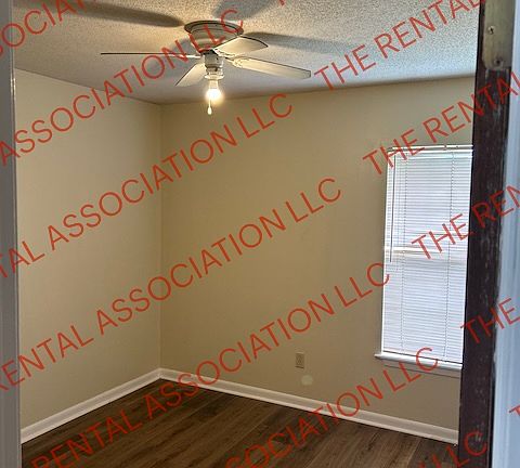 5th image of 1045 Sanders Ln