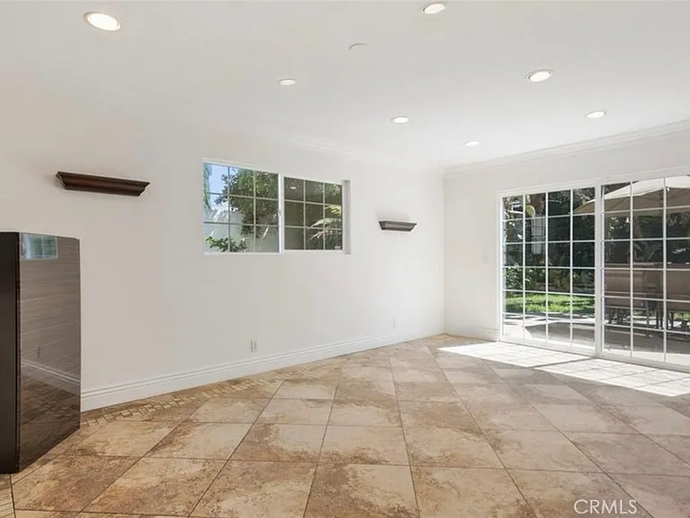 5954 Wilkinson Ave — Photo 28