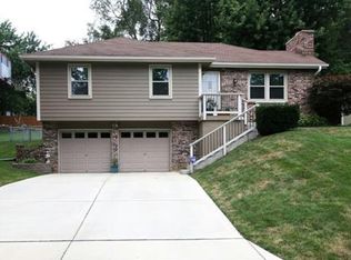 6728 NW Sioux Dr, Kansas City, MO 64152