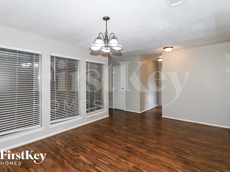 1308 Wilson Dr — Photo 6