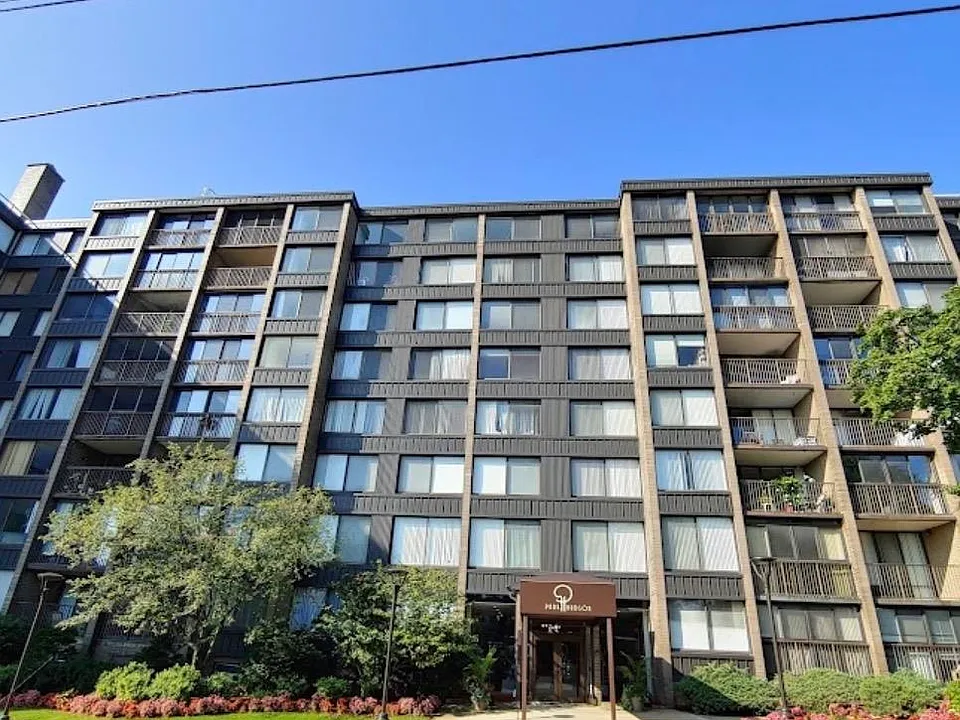 9060 Palisade Ave #303
