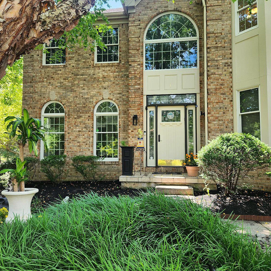 4 bed, 2.5 bath, 3172 sqft, $6,500 — Photo 2