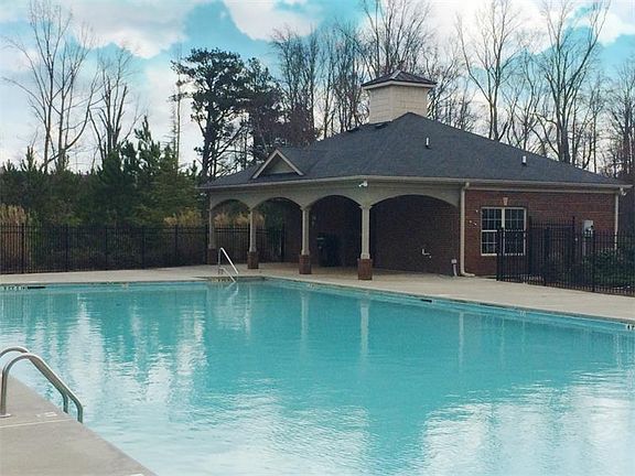 5th image of 237 Parkview Place Dr
