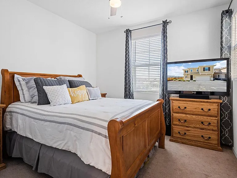 Upstairs Bedroom #3
