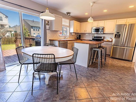 4th image of 6277 Maplehurst Dr