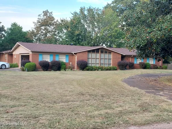 11 W Cypress St, Charleston, MS 38921