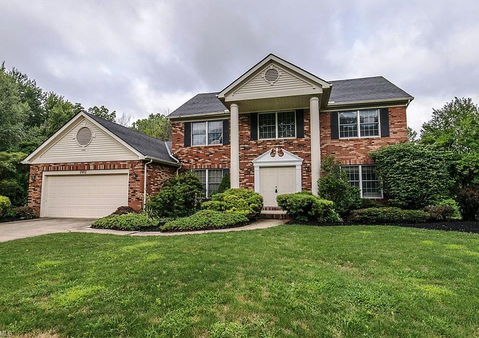 1st image of 2982 Creekview Ln