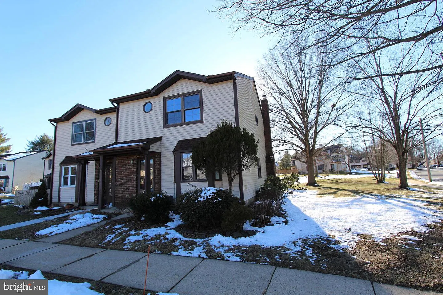 2 bed, 1.5 bath, 1374 sqft, $2,600 — Photo 3
