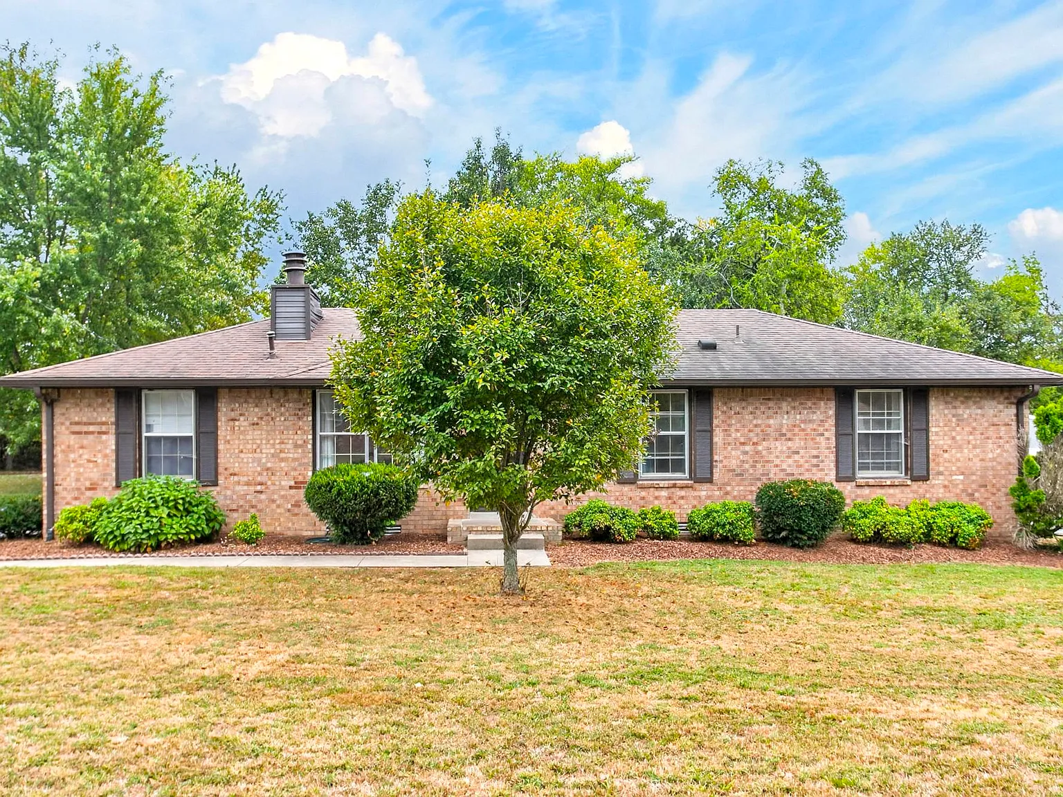 3 bed, 1443 sqft, $2,000 — Photo 3
