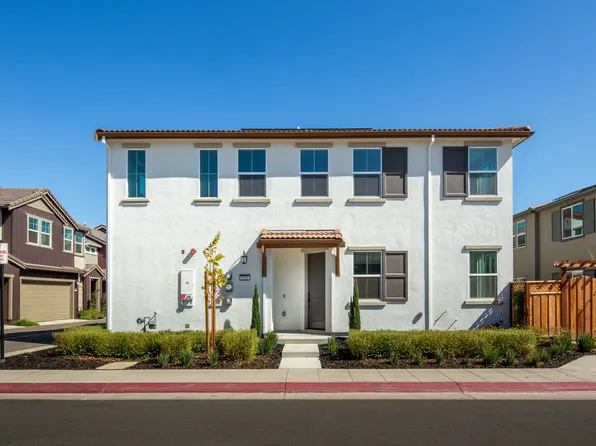 135 E Calder Dr, Mountain House, CA 95391