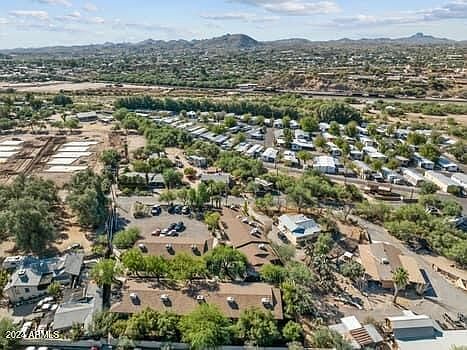 3rd image of 520 S PALM Drive