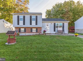 8 Sue Ln, Newark, DE 19711