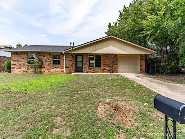 323 E Cloud St, Bristow, OK 74010