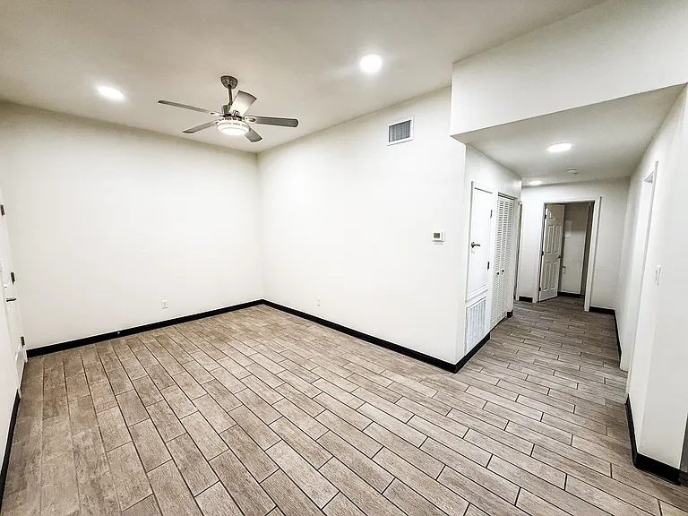 195 N 17th Ave #102 — Photo 5