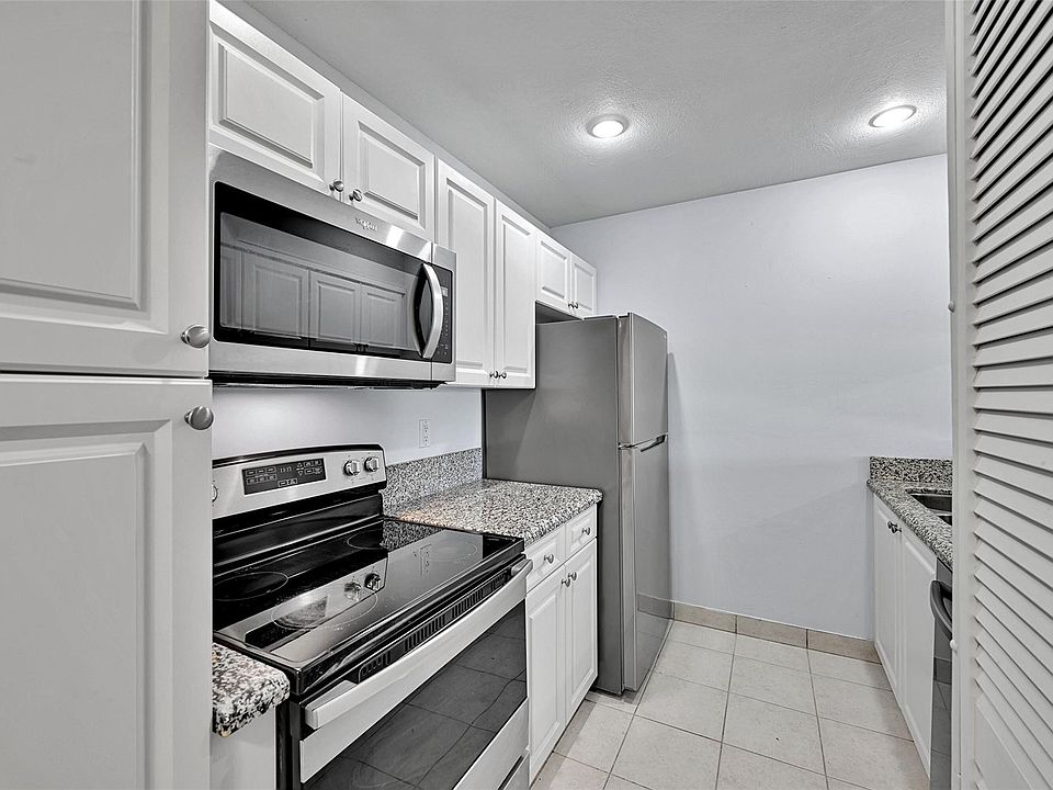 1st image of 906 Twin Lakes Drive #8-j