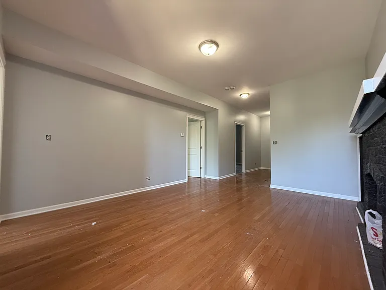 5717 S Indiana Ave #1S — Photo 3