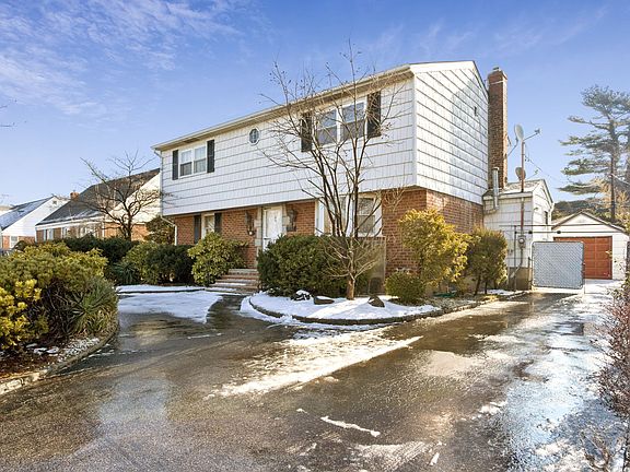 2nd image of 60 Birchwood Dr W