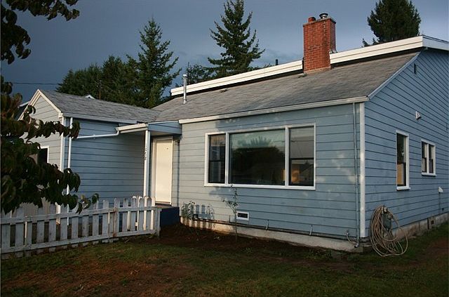 1st image of 1078 Alder Ave