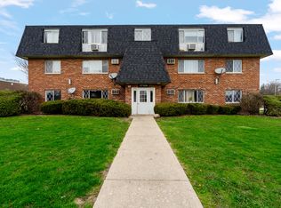 17138 71st Ave APT 4, Tinley Park, IL 60477