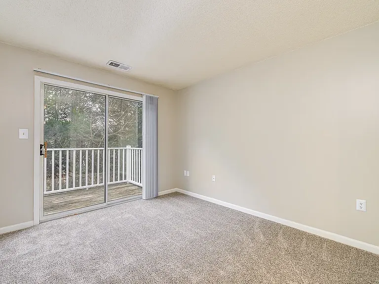 Griffith Commons Apartments — Photo 18