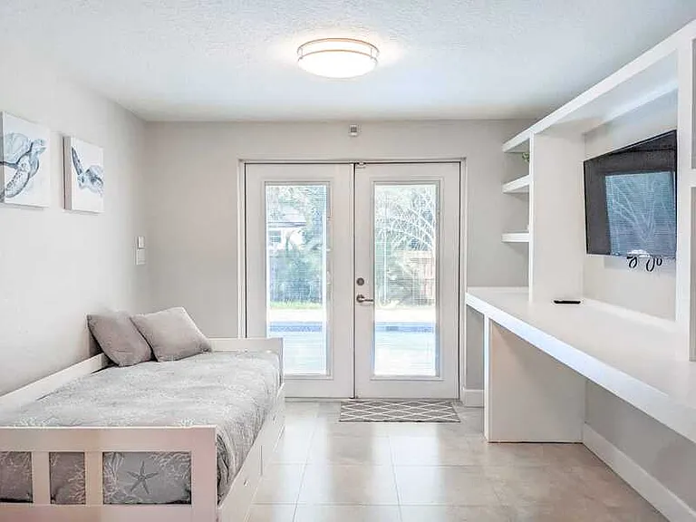 2500 11th Ave SW — Photo 40