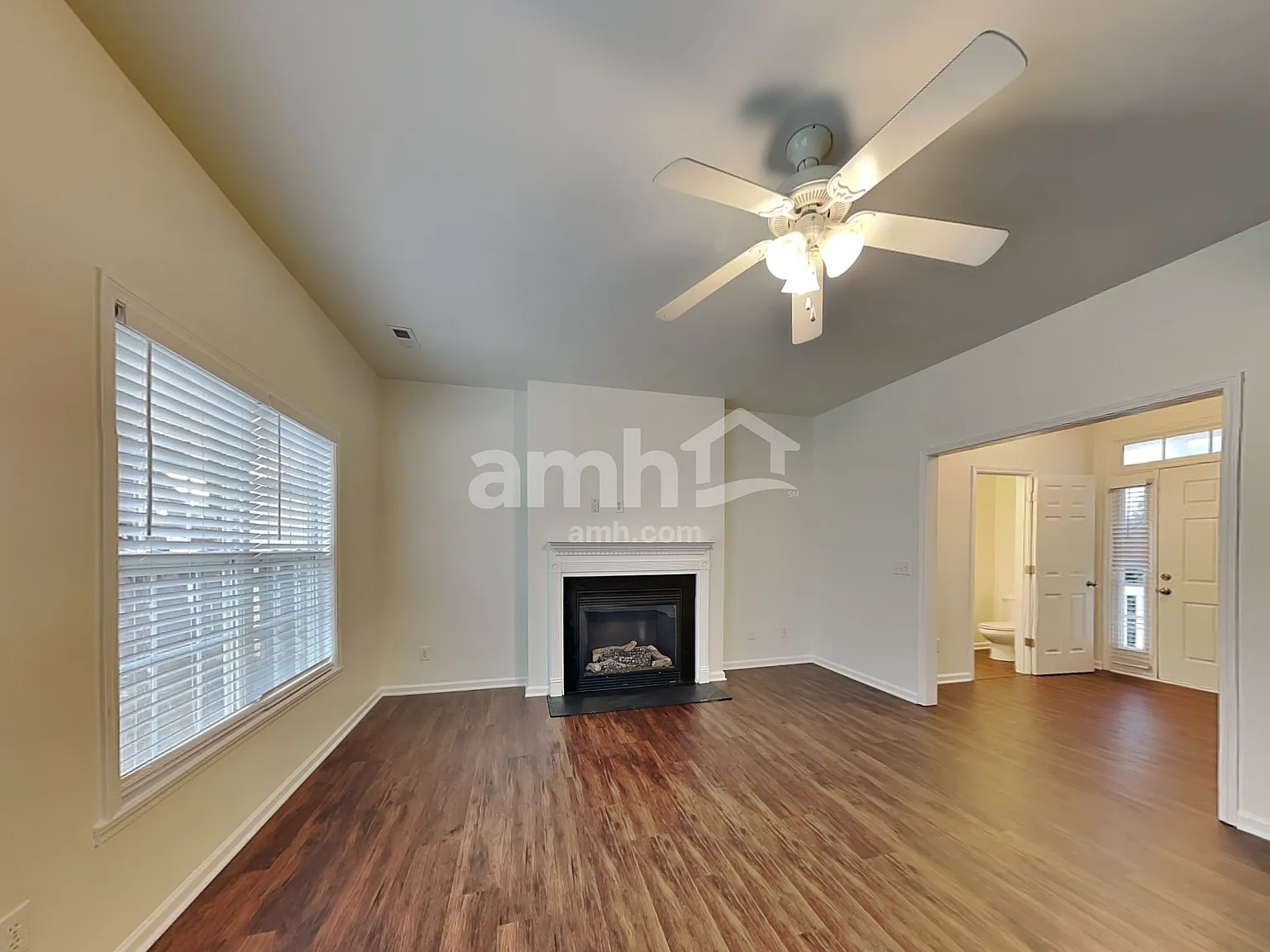 4 bed, 2.5 bath, 1864 sqft, $2,165 — Photo 4