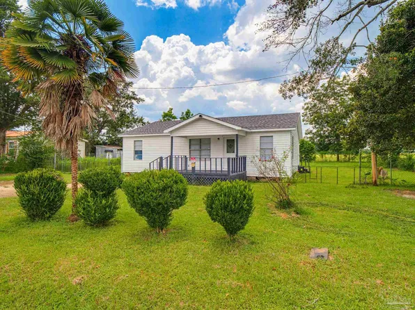 2451 Green Village Rd, Walnut Hill, FL 32568