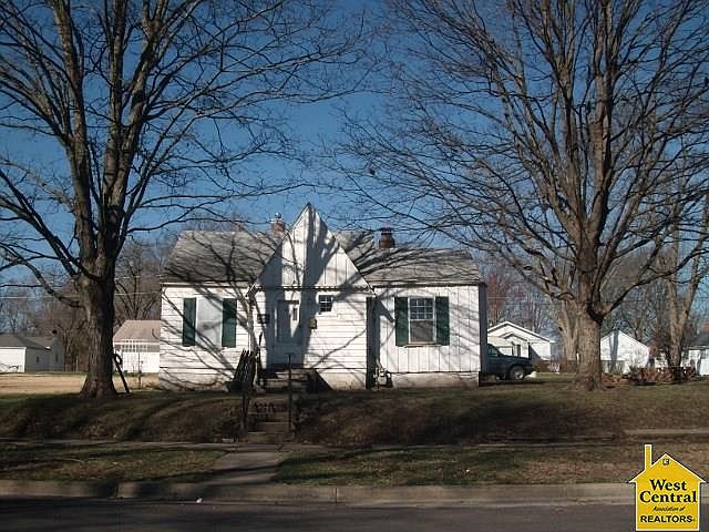 2nd image of 1608 S Barrett Ave