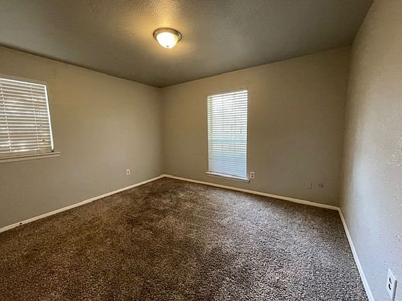 5th image of 604 Tumbleweed Dr