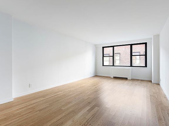 2nd image of 7 E 14th St APT 1520