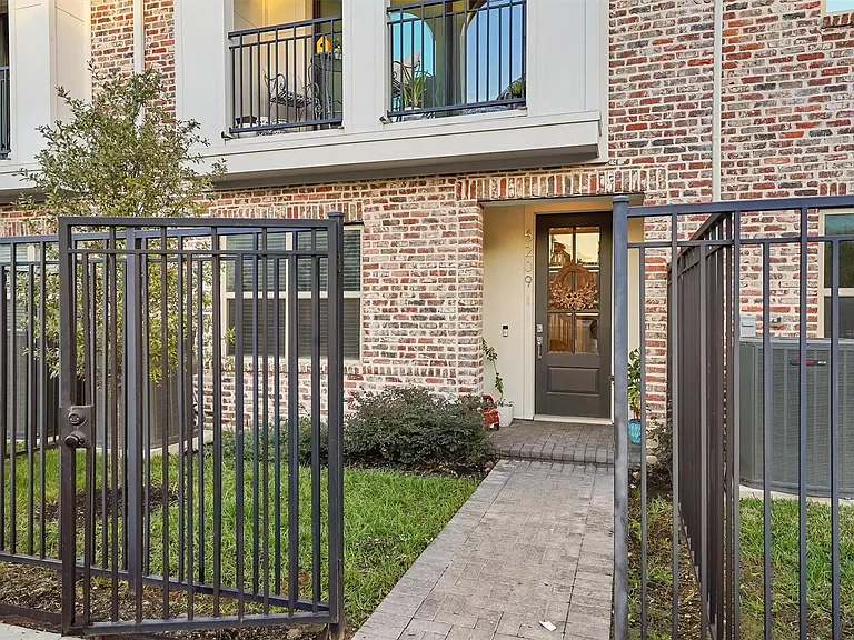 5209 Allen St #I — Photo 3