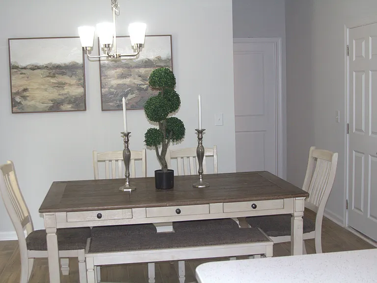 654 Melbourne Dr — Photo 5