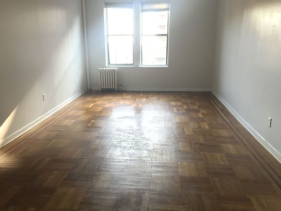 2nd image of 2121 Beekman Pl APT 5B