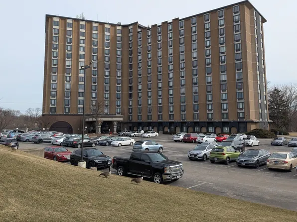 1 Renaissance Pl Unit 408, Palatine, IL 60067