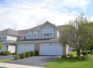 622 Lakeridge Ct, Naperville, IL 60563