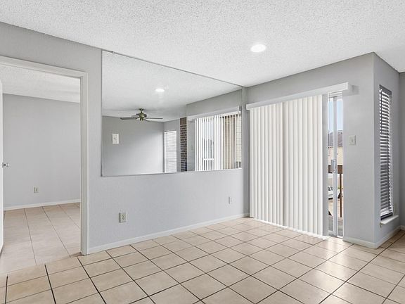 5th image of 3919 Fairmont Pkwy APT 148