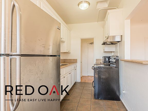 3rd image of 849 3/4 S Oxford Ave #409