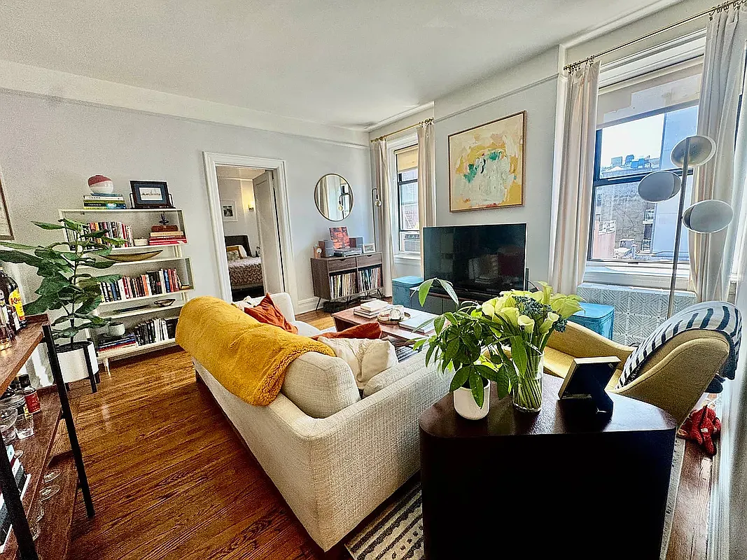 198 Eighth Avenue — Photo 1