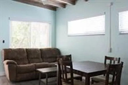 2 bed, 896 sqft, $3,900 — Photo 4