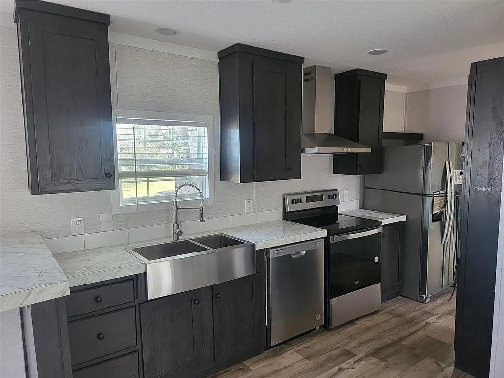 2 bed, 2.0 bath, 896 sqft, $1,400 — Photo 3