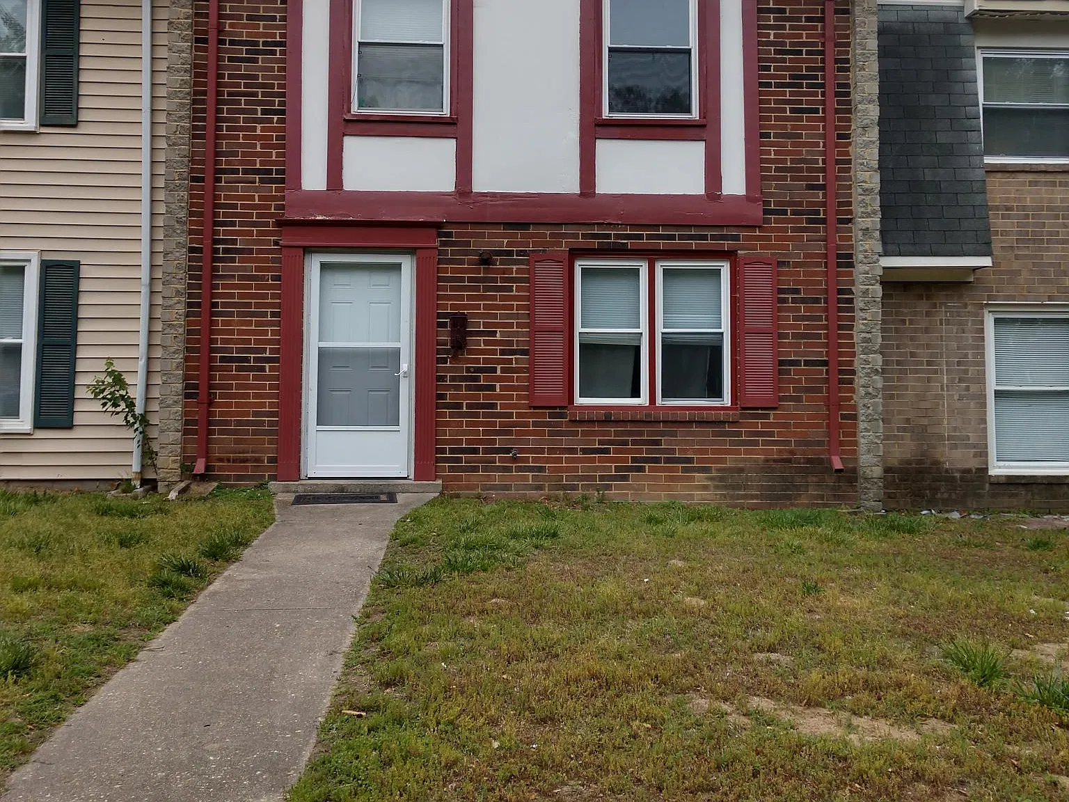 3 bed, 1.5 bath, 1176 sqft, $1,775 — Photo 1