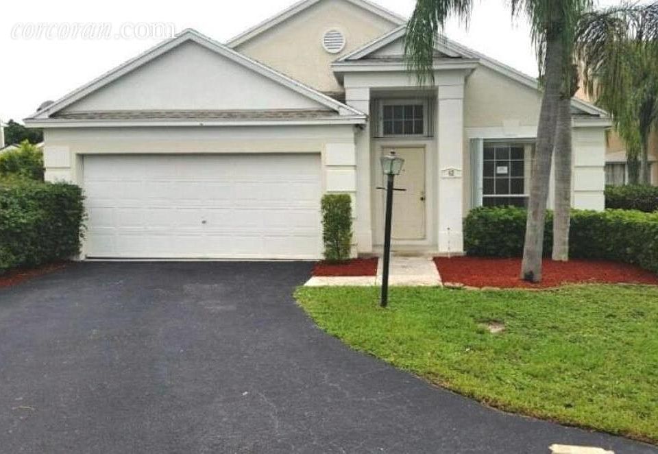 1st image of 62 King Fisher Way