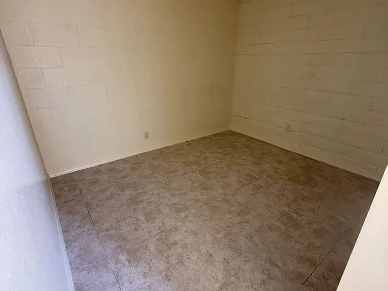 1695 Villa Ave. — Photo 4