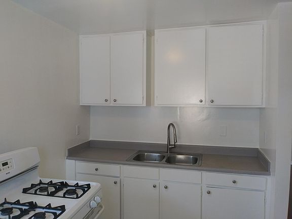 4th image of 12113 Marshall St