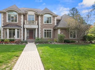 1005 Oxford Rd, Deerfield, IL 60015