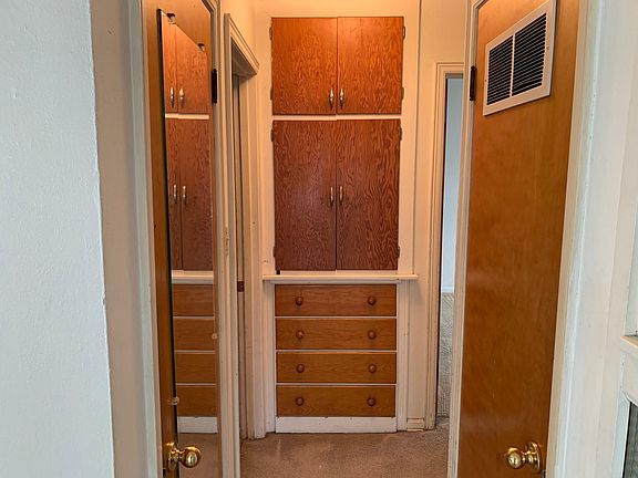 Hall storage