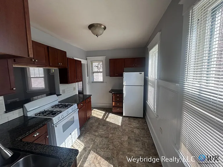 Academy 862 — Photo 10